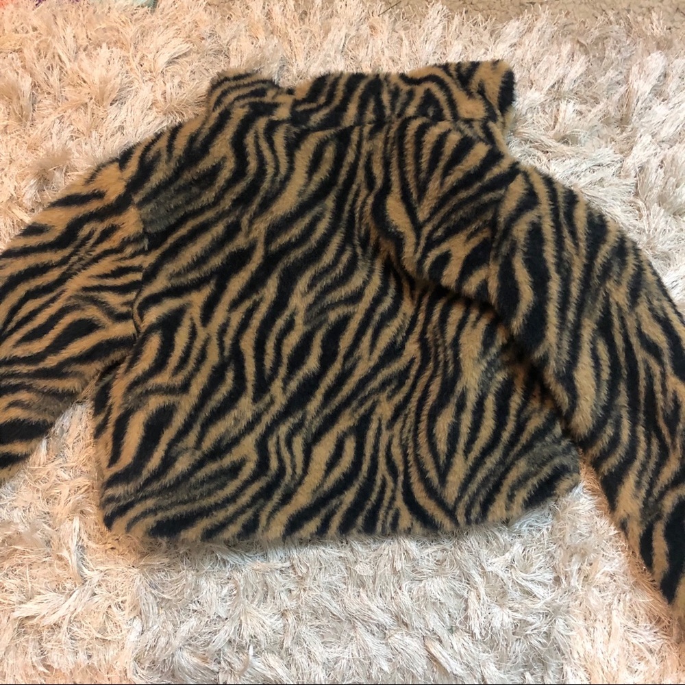 Cropped Tiger Jacket - image 5